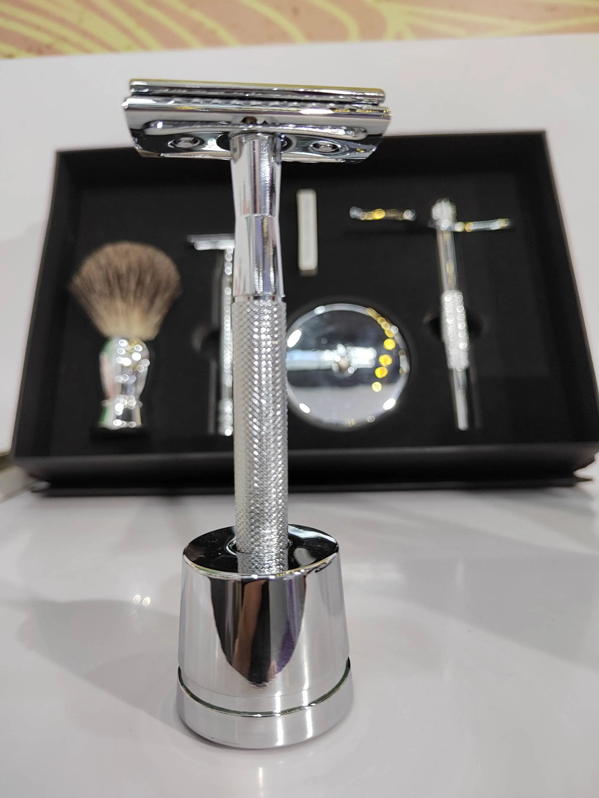 Premium Stainless Steel Double Edge Safety Razor - Image 2